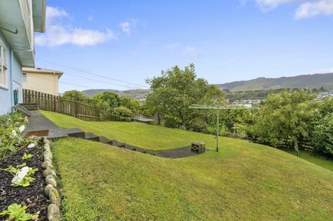 Photo of property in 40 Saint Johns Terrace, Tawa, Wellington, 5028