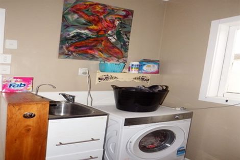 Photo of property in 25 Hunia Street, Marton, 4710