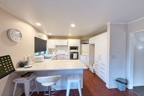 Photo of property in 20 Reynard Terrace, Conifer Grove, Takanini, 2112