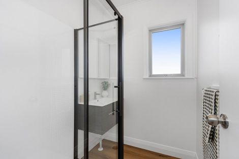 Photo of property in 16 Garvins Road, Hornby, Christchurch, 8042