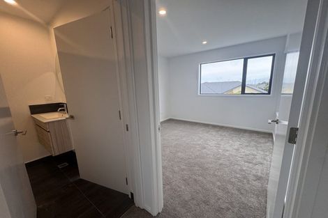 Photo of property in 4 Valiant Street, Mangere, Auckland, 2022