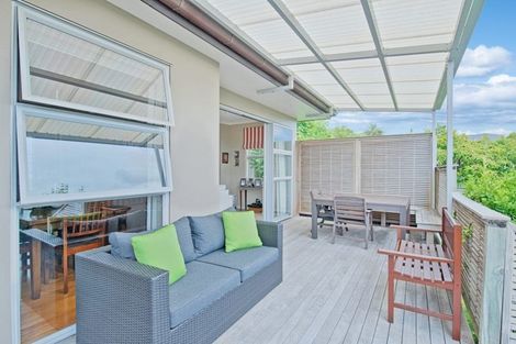 Photo of property in 4a Hyde Road, Rothesay Bay, Auckland, 0630