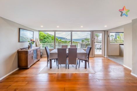 Photo of property in 15 Ferry Road, Days Bay, Lower Hutt, 5013