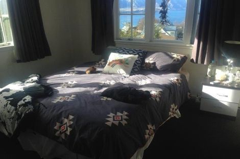 Photo of property in 11 Wynyard Crescent, Fernhill, Queenstown, 9300
