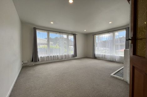 Photo of property in 126 Castor Crescent, Cannons Creek, Porirua, 5024