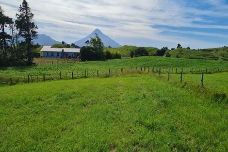 Photo of property in 206 Warea Road, Warea, New Plymouth, 4381