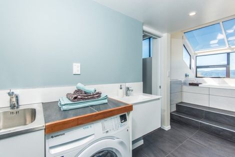 Photo of property in 33 Homebush Road, Khandallah, Wellington, 6035