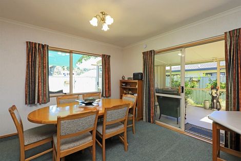Photo of property in 18b Knightsbridge Place, Taradale, Napier, 4112