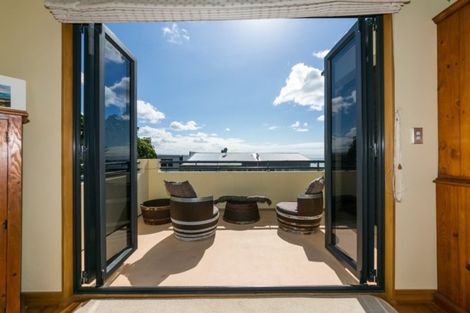 Photo of property in 15 Charles Street, Westshore, Napier, 4110