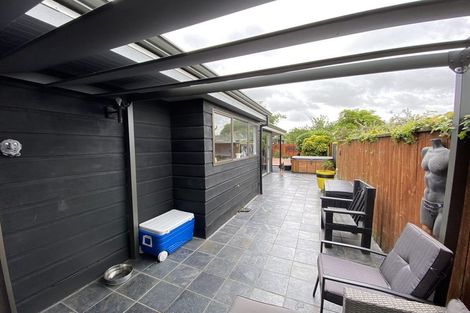 Photo of property in 9 Truscott Grove, Awapuni, Palmerston North, 4412