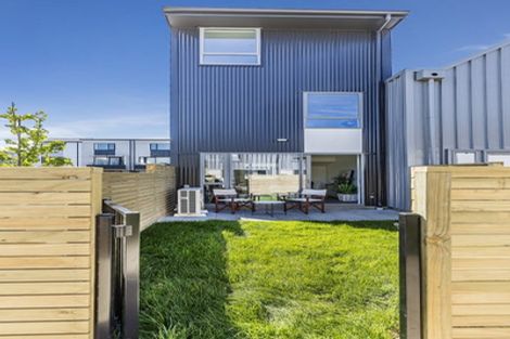 Photo of property in 32 John Street, Stokes Valley, Lower Hutt, 5019