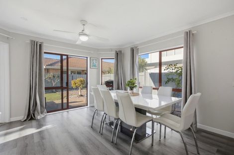 Photo of property in 8 Monterey Key, Papamoa Beach, Papamoa, 3118