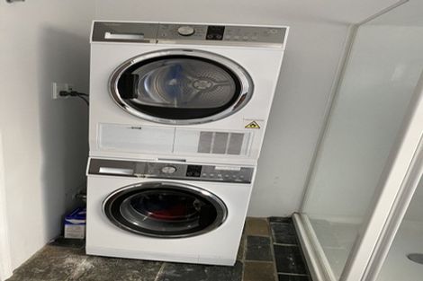 Photo of property in 132 Wadestown Road, Wadestown, Wellington, 6012