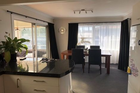 Photo of property in 16 Aspiring Avenue, Milson, Palmerston North, 4414