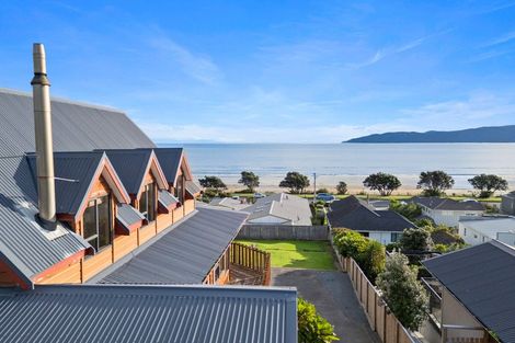 Photo of property in 128 Seaview Road, Paraparaumu Beach, Paraparaumu, 5032