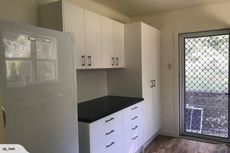 Photo of property in 2/16 Redwood Avenue, Tawa, Wellington, 5028