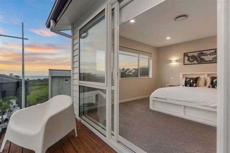 Photo of property in 17 Bounty Road, Long Bay, Auckland, 0630