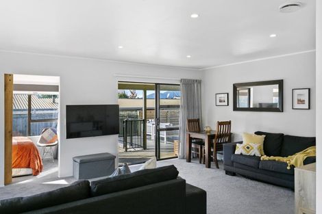 Photo of property in 3b Dorothy Drive, Acacia Bay, Taupo, 3330