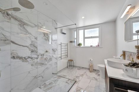 Photo of property in 16 Glen Almond Street, New Plymouth, 4310