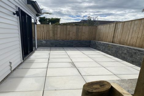 Photo of property in 32a Tupaki Place, Pakuranga Heights, Auckland, 2010