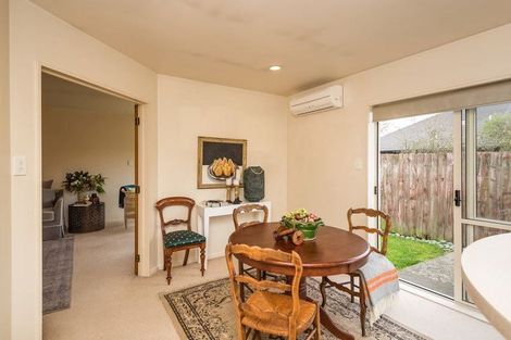 Photo of property in 9a Shaftesbury Street, Avonhead, Christchurch, 8042