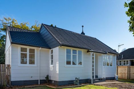 Photo of property in 15 Paul Crescent, Fairfield, Hamilton, 3214