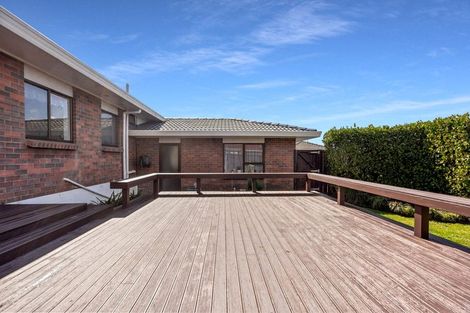 Photo of property in 1/4 Spring Grove, Henderson, Auckland, 0612