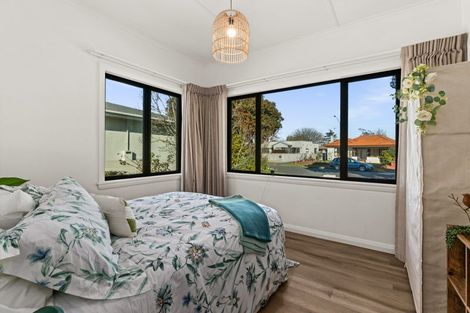 Photo of property in 27 Logan Avenue, Marewa, Napier, 4110