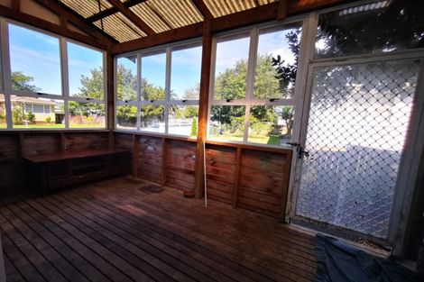 Photo of property in 25 Lendic Avenue, Henderson, Auckland, 0612