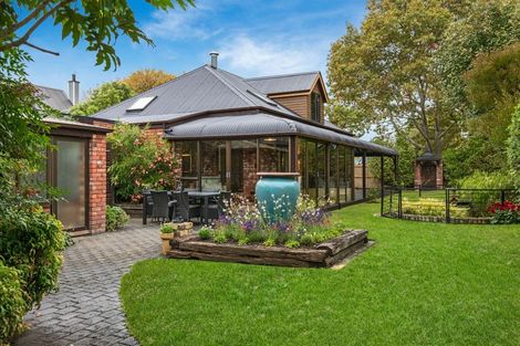 Photo of property in 17b Crosdale Place, Burnside, Christchurch, 8042