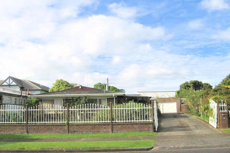 Photo of property in 2 Carolyn Street, Manukau, Auckland, 2025