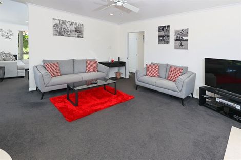 Photo of property in 3 Amesbury Rise, Henderson, Auckland, 0612