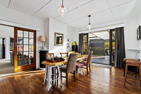 Photo of property in 69 Domett Street, Opunake, 4616