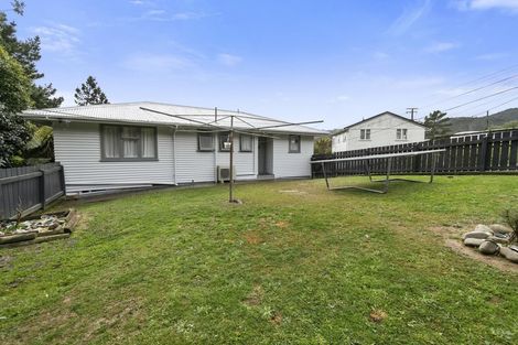 Photo of property in 31 August Street, Stokes Valley, Lower Hutt, 5019