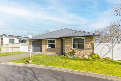 Photo of property in 27 Parata Street, Waikanae, 5036