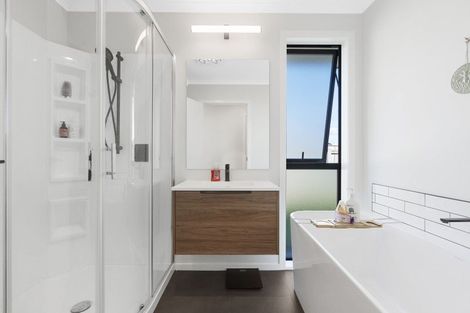 Photo of property in 7 Angus Place, Carterton, 5713