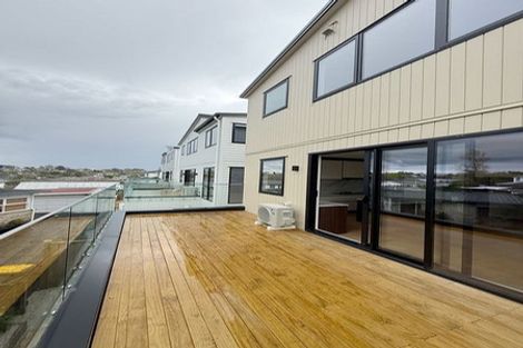 Photo of property in 73 Hutchinsons Road, Bucklands Beach, Auckland, 2014