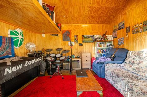 Photo of property in 62 Stottholm Road, Titirangi, Auckland, 0604