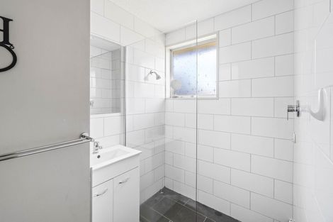 Photo of property in 1/6a Chipping Lane, Redwood, Christchurch, 8051