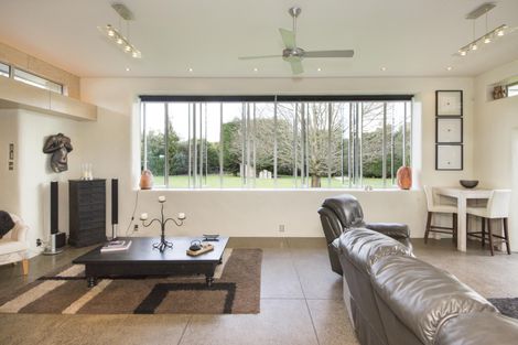 Photo of property in 115 Turitea Road, Fitzherbert, Palmerston North, 4472