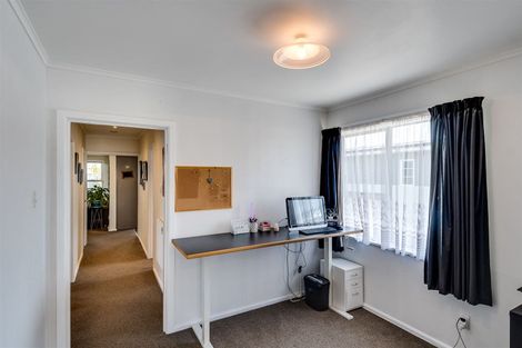 Photo of property in 27 Meeanee Road, Taradale, Napier, 4112