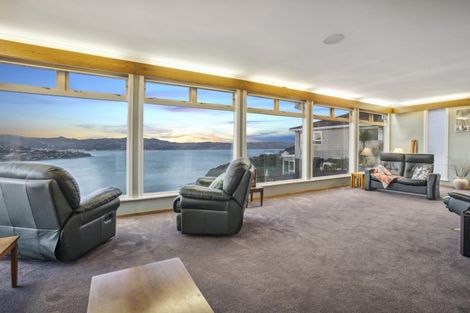 Photo of property in 43 Kaikoura Street, Maupuia, Wellington, 6022