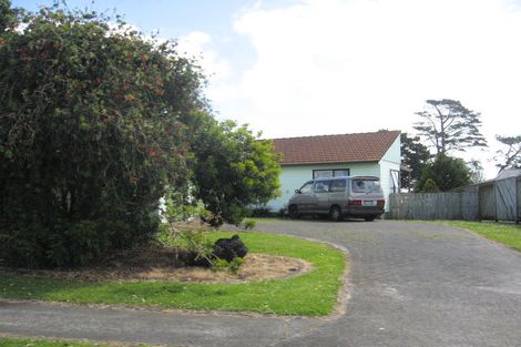 Photo of property in 4 Rukumoana Place, Clendon Park, Auckland, 2103