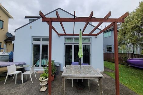 Photo of property in 11l Clearwater Cove, West Harbour, Auckland, 0618