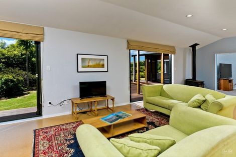 Photo of property in 562 Oaia Road, Muriwai, Waimauku, 0881