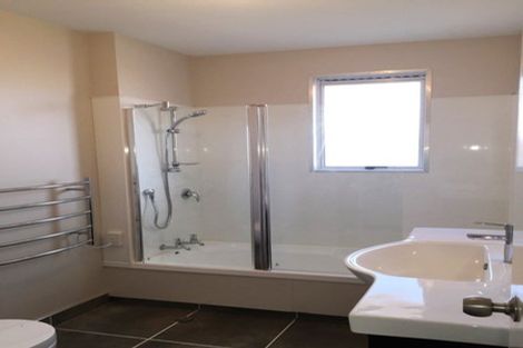 Photo of property in 12 Volta Place, Clendon Park, Auckland, 2103