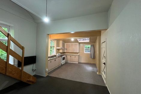 Photo of property in 1/13 Garden Road, Northland, Wellington, 6012