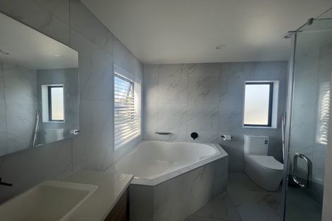 Photo of property in 26 Kiteroa Terrace, Rothesay Bay, Auckland, 0630