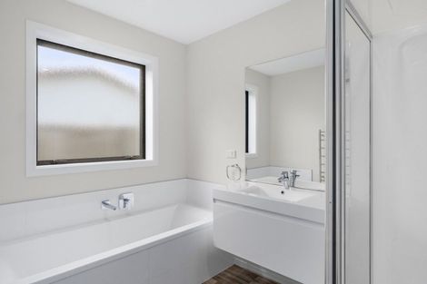 Photo of property in 46 Marbleleaf Lane, Albert Town, Wanaka, 9305