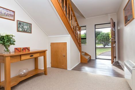 Photo of property in 6 Channing Crescent, Botany Downs, Auckland, 2010